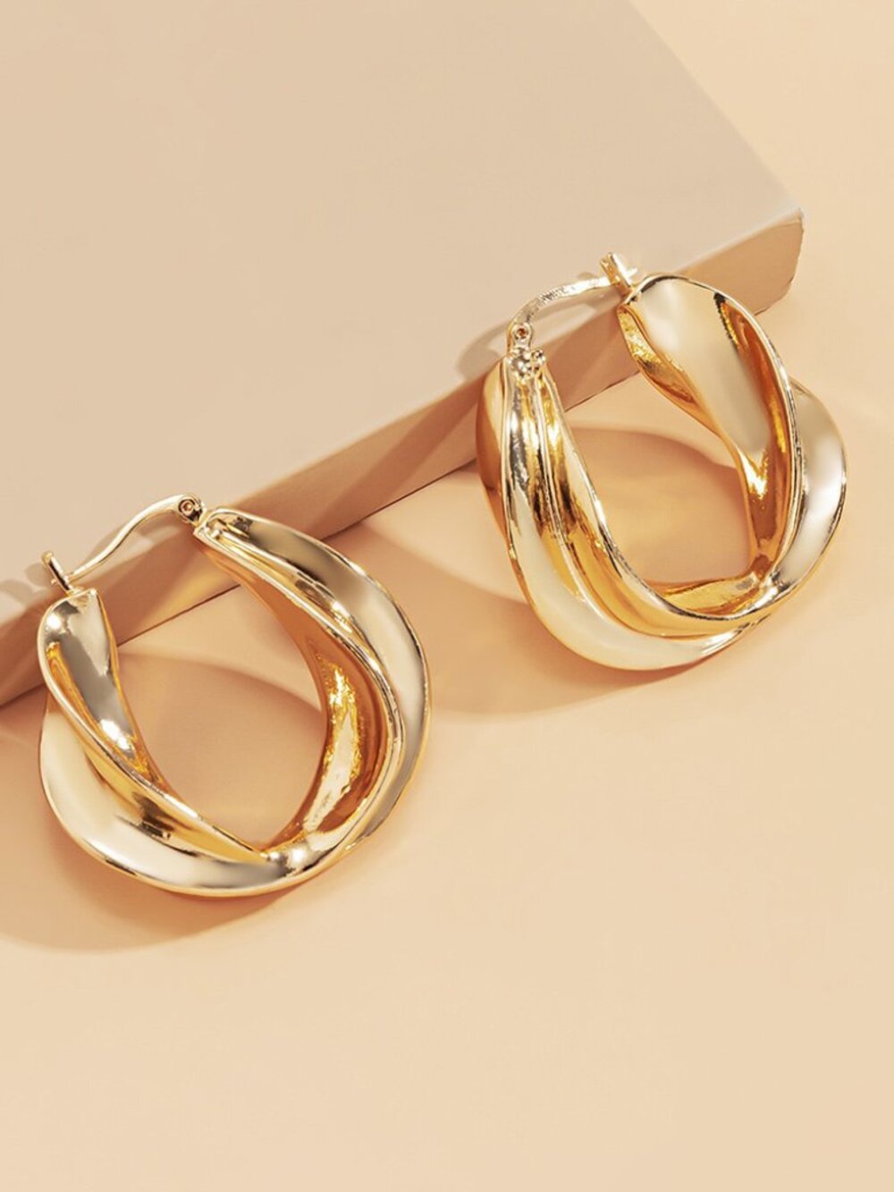 Twisted Chunky Hoop Earrings 18k Gold Plated Womens Geometric Textured Thick